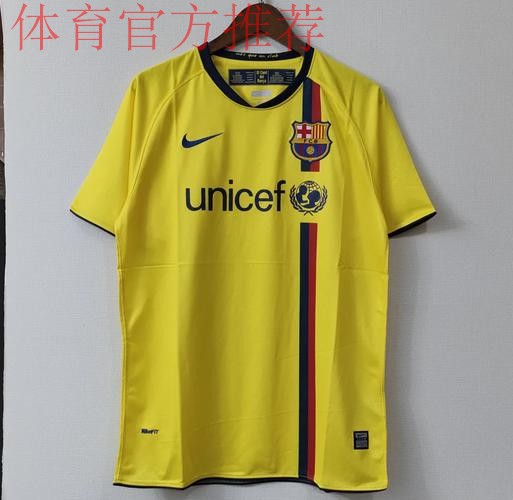 巴萨新球衣热潮:纪念经典瞬间,引发球迷共鸣 巴萨新球衣热潮:纪念经典瞬间,引发球迷共鸣